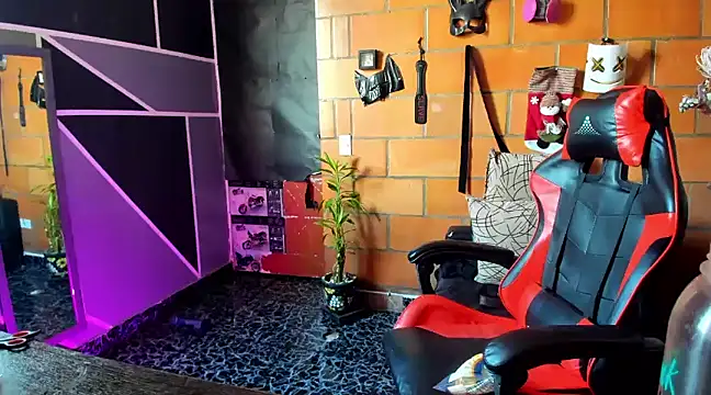 Adam Valenciia online show from 2, 2, 2025