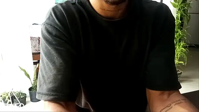 Snapshot of Adam_Valenciia chatting on 4, 7, 2026 Adam Valenciia online show from 4, 7, 2026