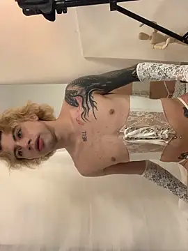 Snapshot of Henophiid chatting on 13, 3, 2025 Henophiid online show from 13, 3, 2025