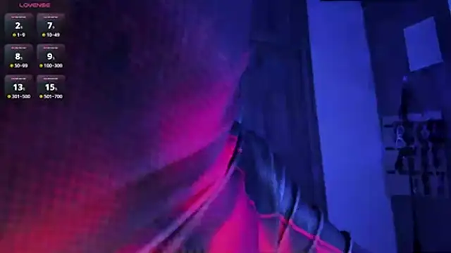 Snapshot of Henophiid chatting on 23, 10, 2025 Henophiid online show from 23, 10, 2025