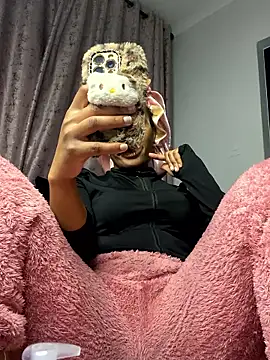 Thando04 online show from 21, 11, 2025