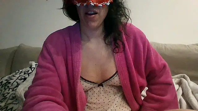 Snapshot of couple-tuga chatting on 16, 2, 2025 couple-tuga online show from 16, 2, 2025