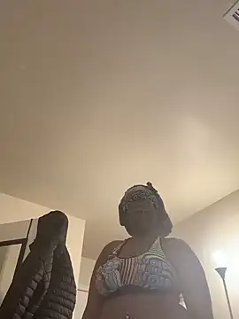 Snapshot of DamnBubbles chatting on 8, 2, 2025 DamnBubbles online show from 8, 2, 2025