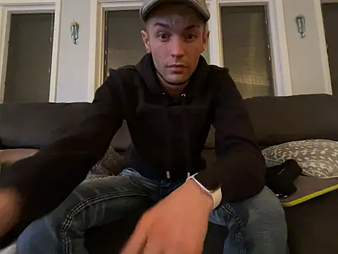 Snapshot of Trystan_Spellman chatting on 5, 4, 2026 Trystan Spellman online show from 5, 4, 2026