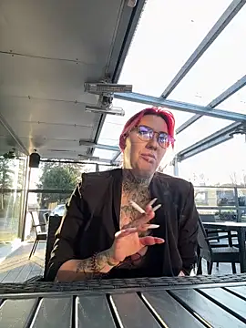 Mia-Fuchs online show from 7, 1, 2025