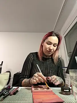 Mia-Fuchs online show from 3, 3, 2025