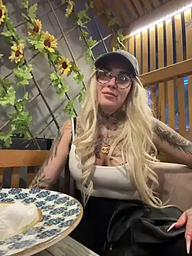 Mia-Fuchs online show from 16, 3, 2025