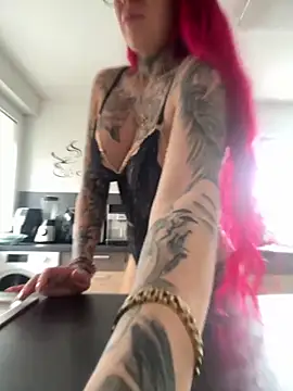 Snapshot of Mia-Fuchs chatting on 2, 2, 2026 Mia-Fuchs online show from 2, 2, 2026