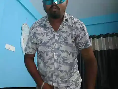 Snapshot of Desi_Heat chatting on 14, 5, 2026 Desi Heat online show from 14, 5, 2026