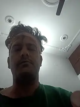 MAGNETICDADDY8 online show from 17, 3, 2025