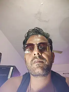 MAGNETICDADDY8 online show from 3, 11, 2025