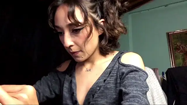 NickiYoung online show from 30, 1, 2025