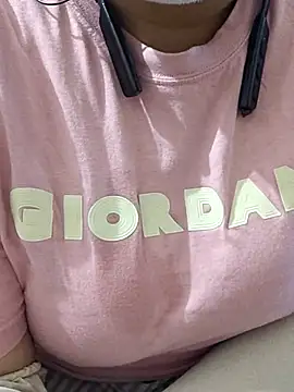 mallupriyapriya online show from 2, 4, 2026