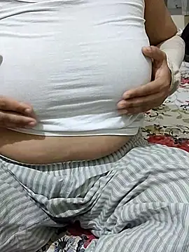 Snapshot of mallupriyapriya chatting on 29, 7, 2026 mallupriyapriya online show from 29, 7, 2026