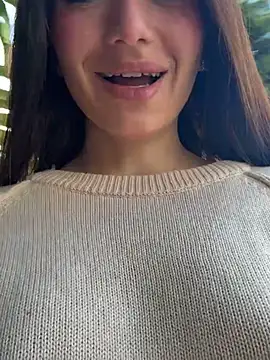 Maddy Jones online show from 31, 1, 2025