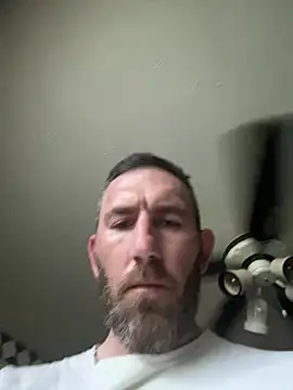 Snapshot of coreyl9718 chatting on 2, 5, 2026 coreyl9718 online show from 2, 5, 2026