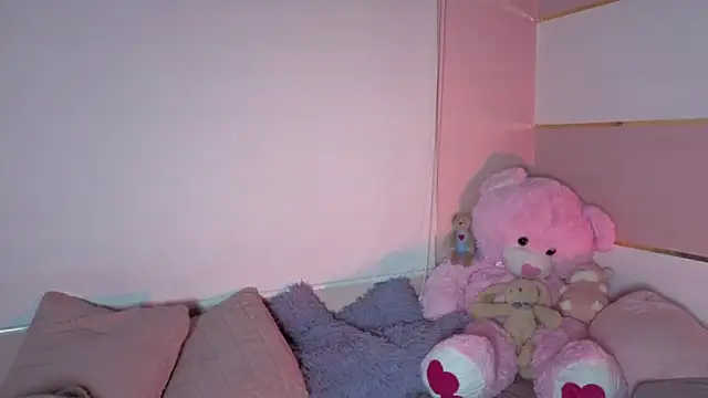 Snapshot of Charlotte__Miller chatting on 28, 9, 2025 Charlotte Miller online show from 28, 9, 2025