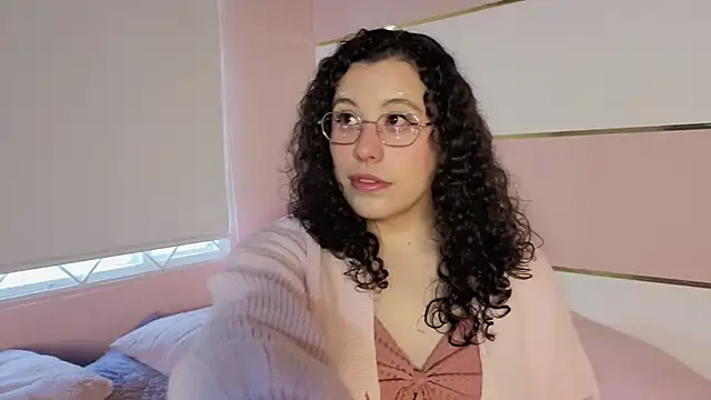 Snapshot of Charlotte__Miller chatting on 19, 10, 2025 Charlotte Miller online show from 19, 10, 2025