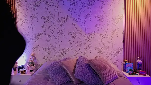 Charlotte  Miller online show from 10, 4, 2026