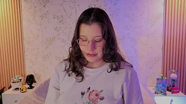Snapshot of Charlotte__Miller chatting on 6, 6, 2026 Charlotte Miller online show from 6, 6, 2026