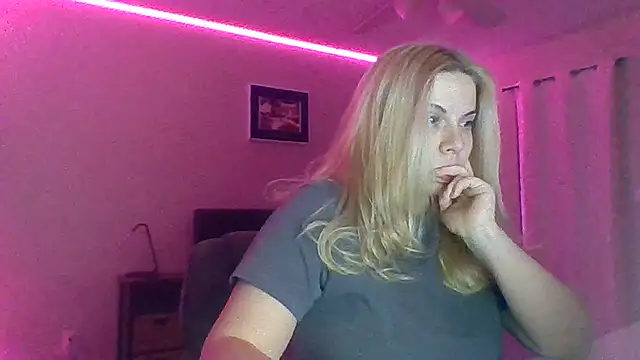 HappyIva online show from 2, 12, 2025