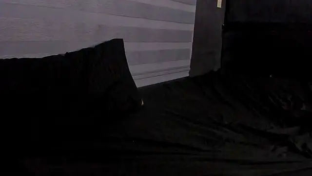 adam piarse01 online show from 22, 3, 2025