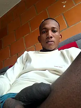 Snapshot of EmiroAndr3S chatting on 6, 1, 2026 EmiroAndr3S online show from 6, 1, 2026