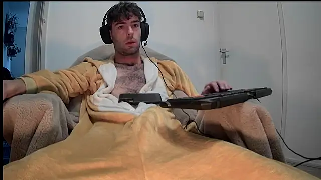 Snapshot of onesieboyx chatting on 14, 1, 2025 onesieboyx online show from 14, 1, 2025