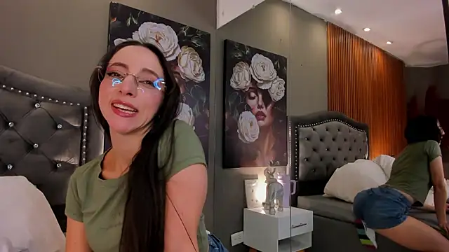 Snapshot of KimStone1 chatting on 8, 3, 2026 KimStone1 online show from 8, 3, 2026