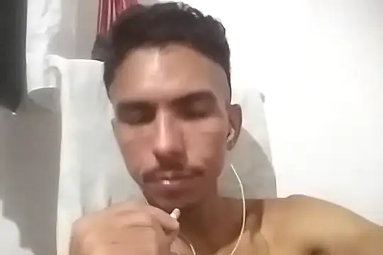 MagrinhoSaradoo online show from 3, 3, 2025