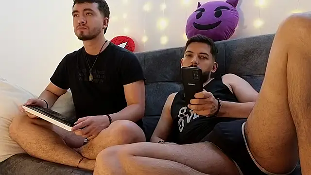 Snapshot of ErickBrant chatting on 11, 2, 2025 ErickBrant online show from 11, 2, 2025