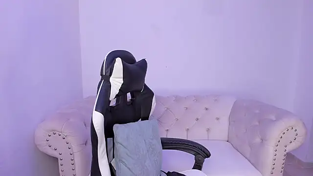 Santiago huntt online show from 13, 10, 2025