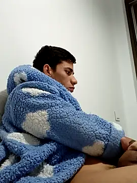 Snapshot of Mikeherz777 chatting on 17, 11, 2025 Mikeherz777 online show from 17, 11, 2025