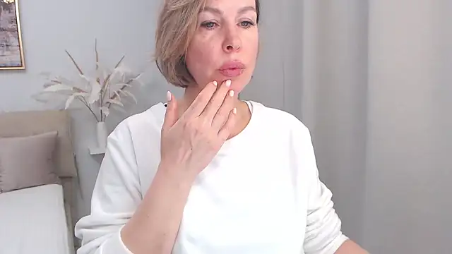 Snapshot of AnnyUBright chatting on 9, 1, 2025 AnnyUBright online show from 9, 1, 2025