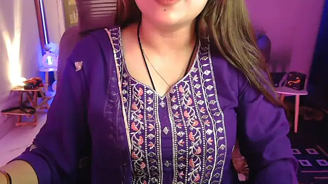 Snapshot of Mitikaa chatting on 11, 5, 2026 Mitikaa online show from 11, 5, 2026