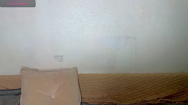 Snapshot of emilytrays chatting on 27, 2, 2026 emilytrays online show from 27, 2, 2026