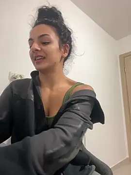 Snapshot of NNNoire chatting on 1, 10, 2025 NNNoire online show from 1, 10, 2025