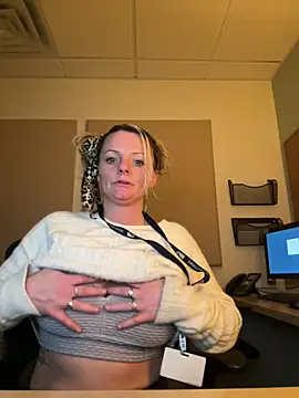 Snapshot of kittiekatieyogi chatting on 28, 2, 2025 kittiekatieyogi online show from 28, 2, 2025