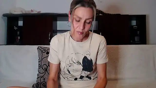 AshlineKatte online show from 15, 11, 2025