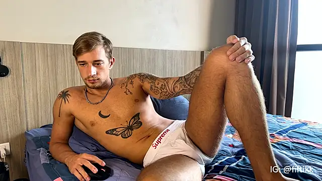 Snapshot of YourMarsLove chatting on 4, 2, 2025 YourMarsLove online show from 4, 2, 2025