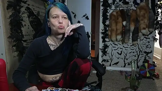 Snapshot of trashbrat chatting on 13, 11, 2025 trashbrat online show from 13, 11, 2025