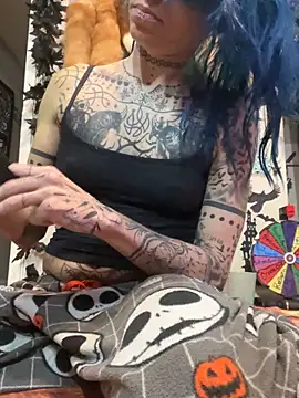 Snapshot of trashbrat chatting on 23, 11, 2025 trashbrat online show from 23, 11, 2025