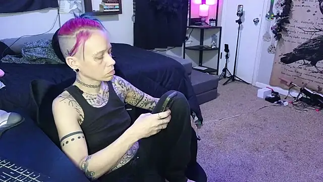 Snapshot of trashbrat chatting on 8, 1, 2026 trashbrat online show from 8, 1, 2026