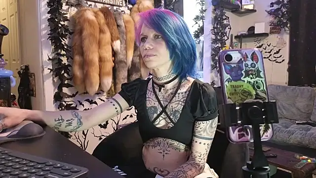 Snapshot of trashbrat chatting on 7, 2, 2026 trashbrat online show from 7, 2, 2026