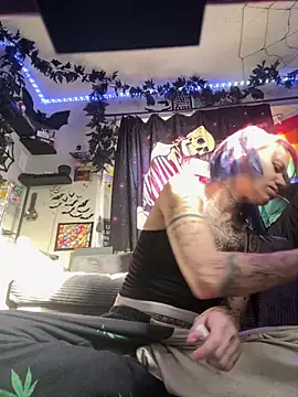 Snapshot of trashbrat chatting on 28, 4, 2026 trashbrat online show from 28, 4, 2026