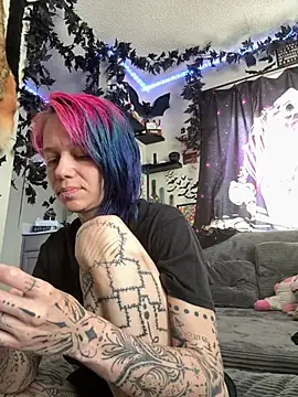 Snapshot of trashbrat chatting on 5, 5, 2026 trashbrat online show from 5, 5, 2026