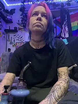 Snapshot of trashbrat chatting on 7, 5, 2026 trashbrat online show from 7, 5, 2026