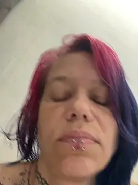 Snapshot of trashbrat chatting on 15, 5, 2026 trashbrat online show from 15, 5, 2026