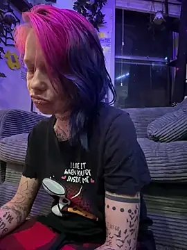 Snapshot of trashbrat chatting on 24, 5, 2026 trashbrat online show from 24, 5, 2026