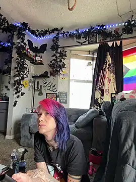 Snapshot of trashbrat chatting on 24, 5, 2026 trashbrat online show from 24, 5, 2026